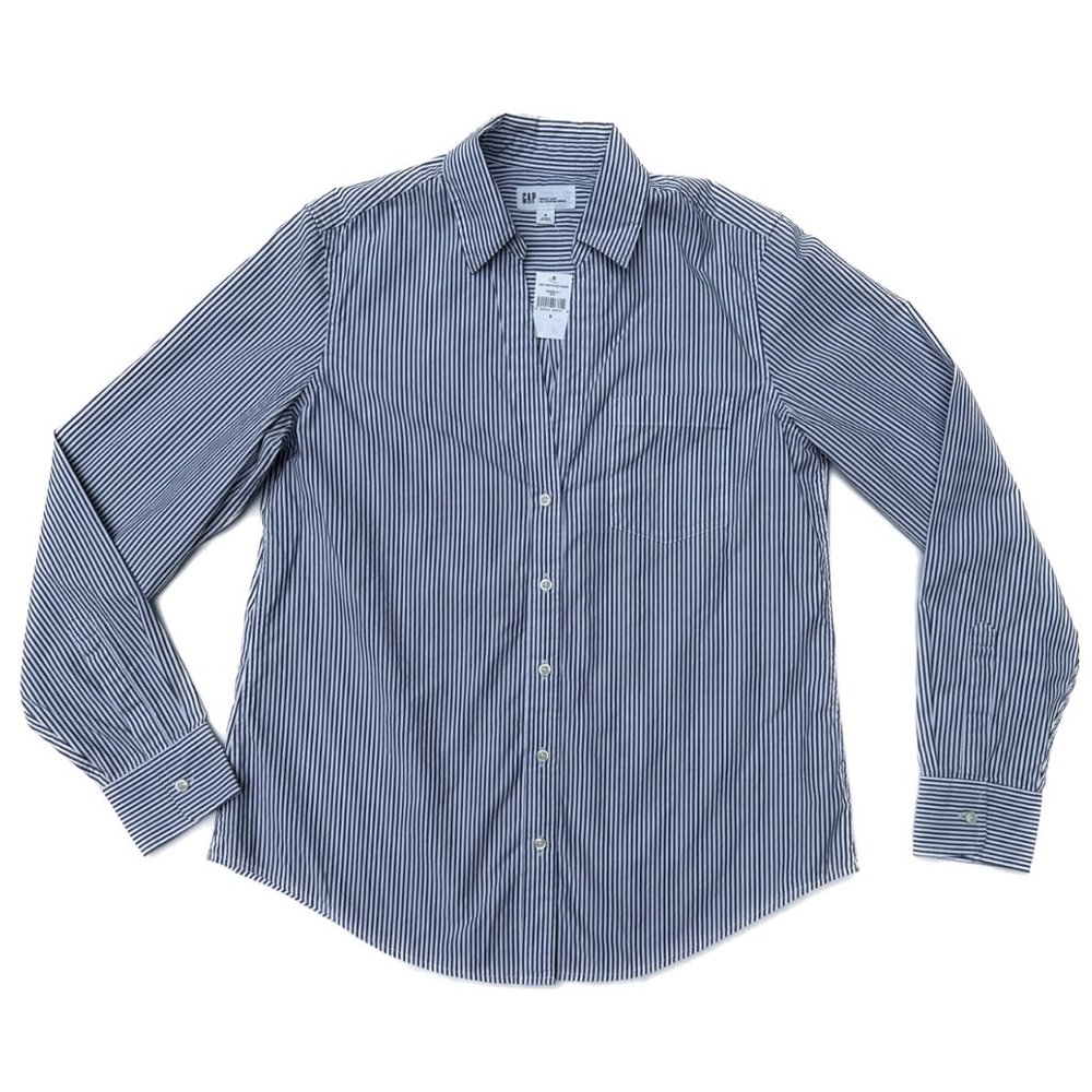 GAP Women’s Long Sleeve button down blue